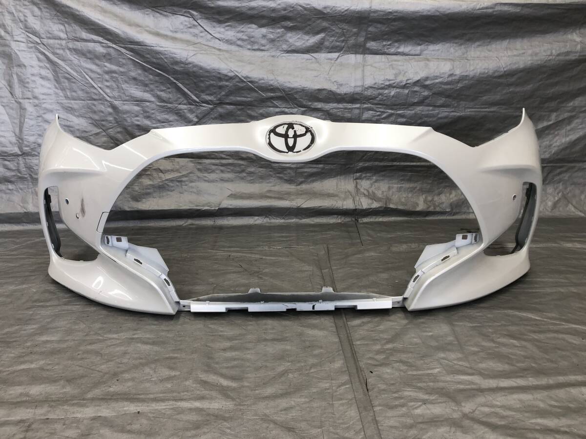□□2312-NN50LL スタート即決!KSP210/MXPA10/MXPH10 ヤリス 純正 フロントバンパー パール白 52119-K0010 52119-52E70 52119-K0020拍卖