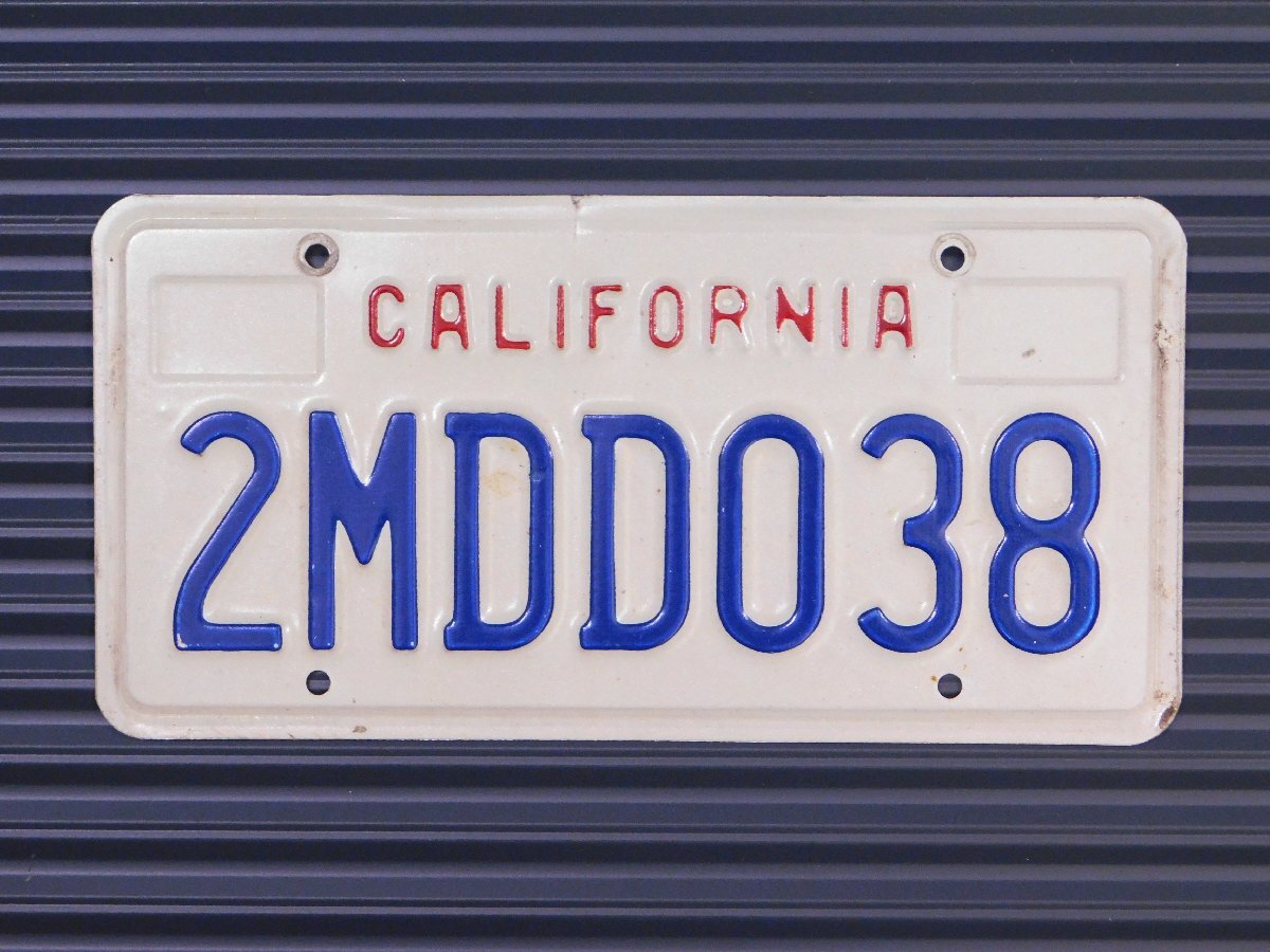 ナンバープレート【カリフォルニア州】アメリカ ヴィンテージ ガレージ 陸運局払い下げ E-63拍卖