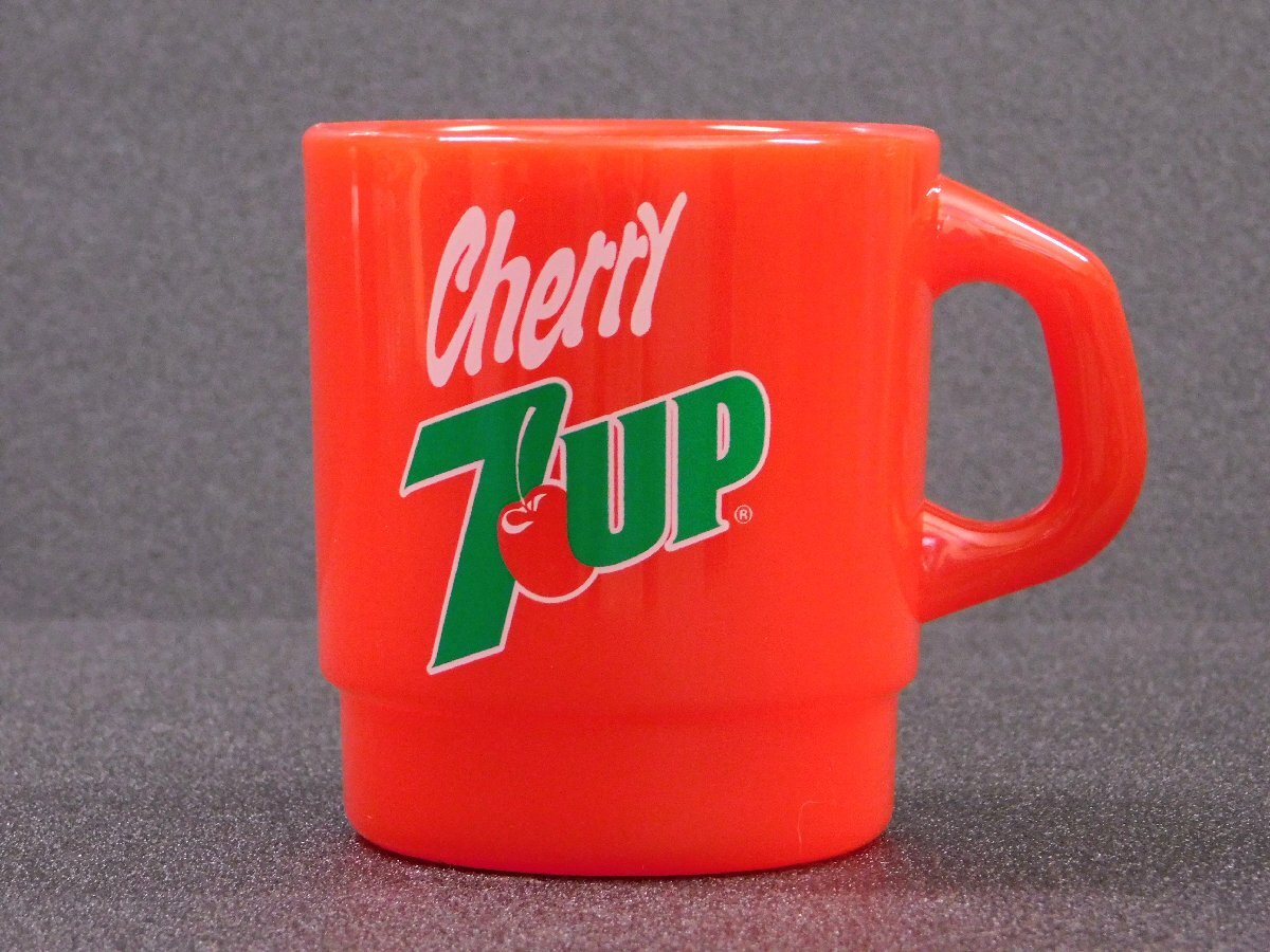 送料\390【7UP・セブンアップ チェリー】※《スタッキングマグカップ・容量330ml / レッド》 プラスチック製 アメリカン雑貨拍卖