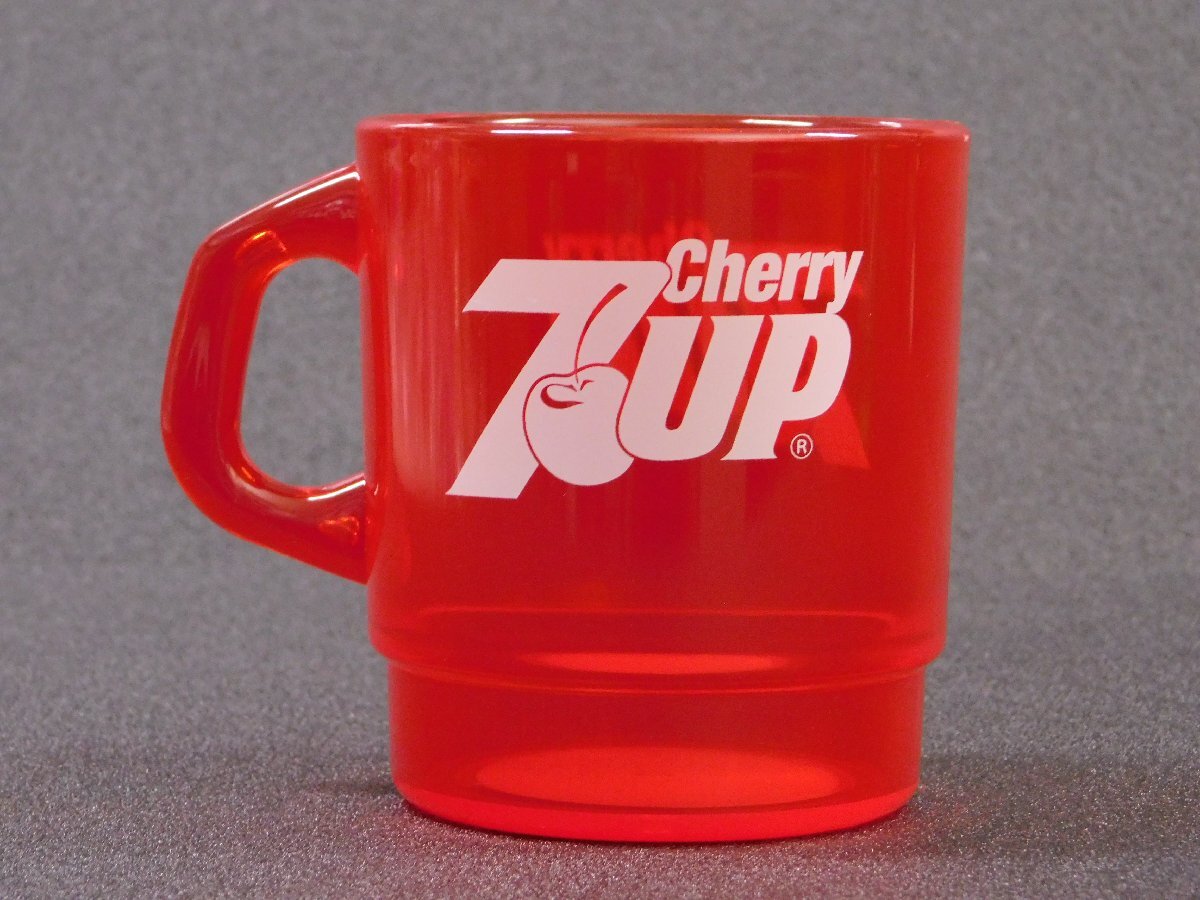 送料\390【7UP・セブンアップ チェリー】※《スタッキングマグカップ・容量330ml / レッドクリア》 プラスチック製 アメリカン雑貨拍卖