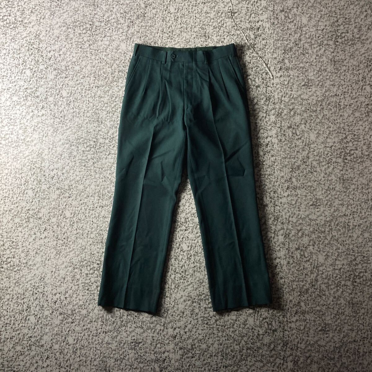 【90s日本製】2タック ヴィンテージスラックス グリーンW82 レトロ 古着 ボトムスセンタープレス ポリエステル テロテロ拍卖