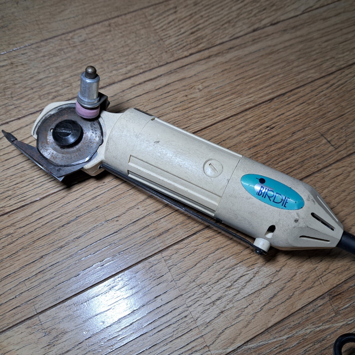 裁断機、布地、生地裁断、ハンド裁断機、生地カッター、布地カッター、Km布地カッター、Km生地カッター RS-50!作動良好!拍卖