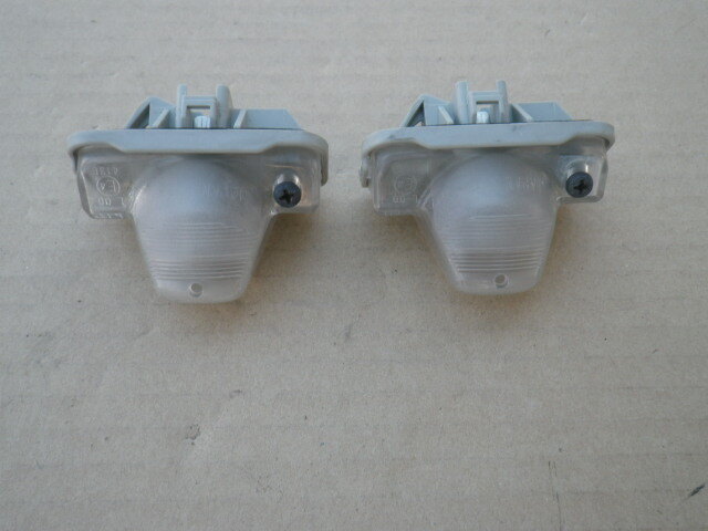 タント カスタムX☆L375S◆リアナンバー灯 中古品 4260拍卖