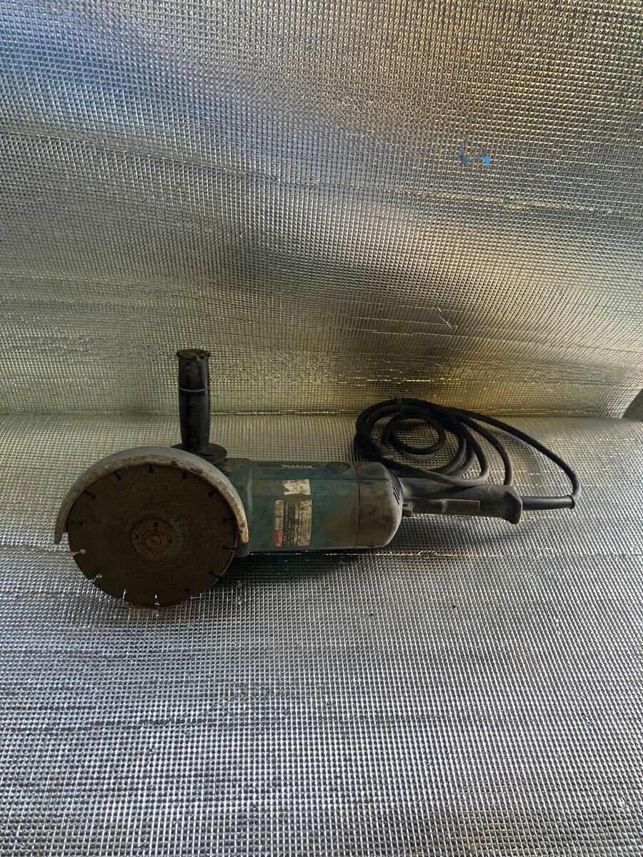 マキタ 180mm ディスクグラインダ 9047L 中古品 動作確認済み拍卖