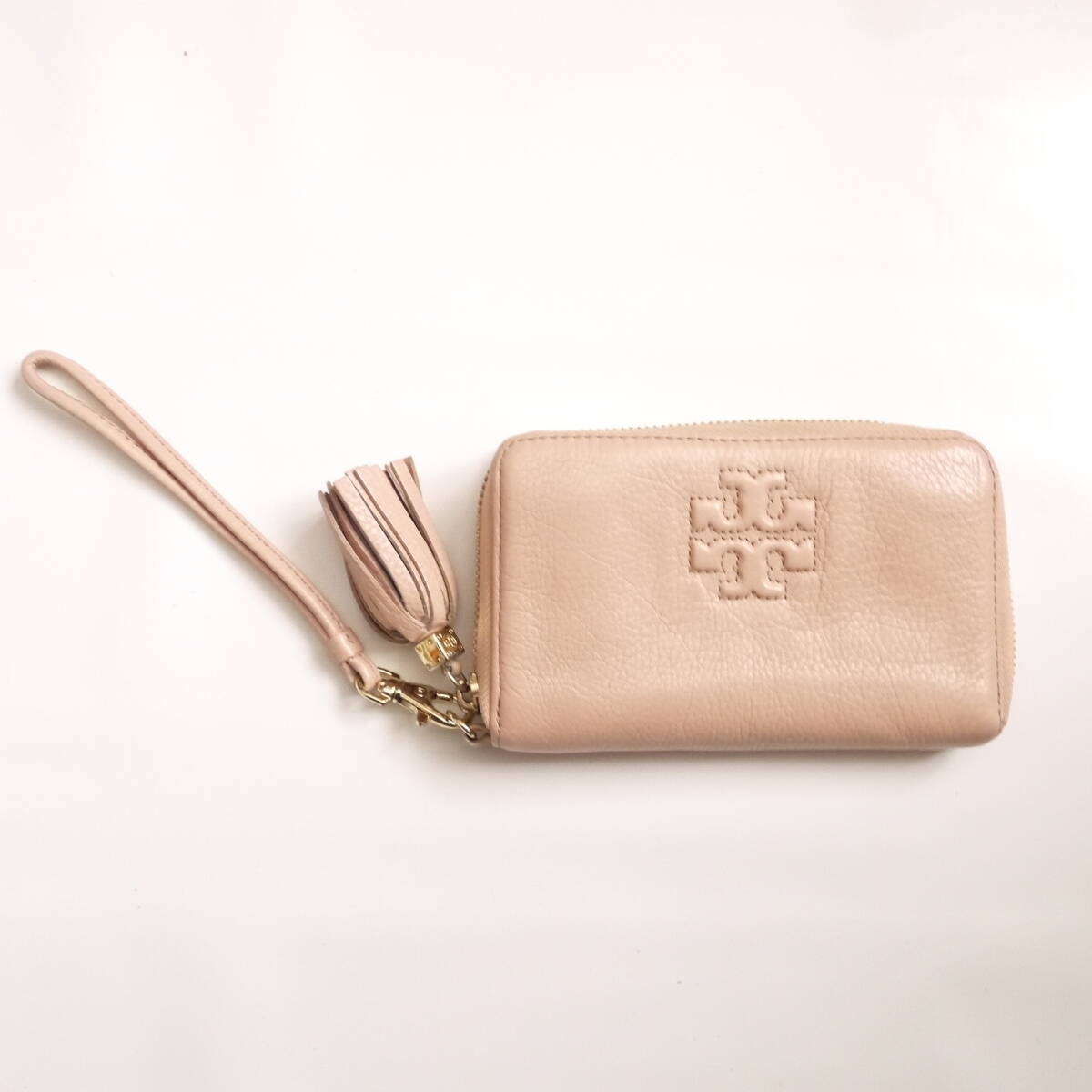 $ 美品 $ レア◆ TORY BURCH トリーバーチ◆ タッセル付き ラウンドファスナー 小さめ 財布 ◆ 立体ロゴ 本革 レザー製 ストロベリーピンク拍卖