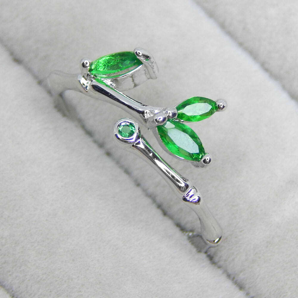 再入荷★新品★送料無料 竹 CZエメラルドダイヤモンドリング シルバー925 限定 プラチナ仕上 レディース フリーサイズ ジルコニア拍卖