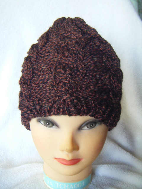 冬*手編み男女兼用キャップ*黒と赤ぽい茶*縄編み*やや幅狭い にni拍卖