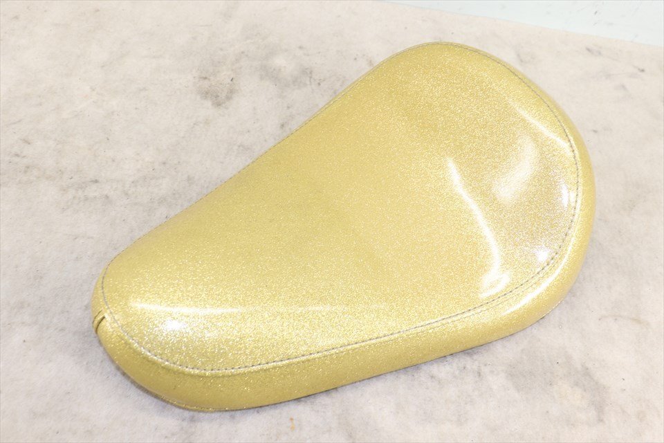 328110 ハーレー スポーツスター ~03年 ソロシート シングルシート エナメル 金ラメ ゴールド拍卖