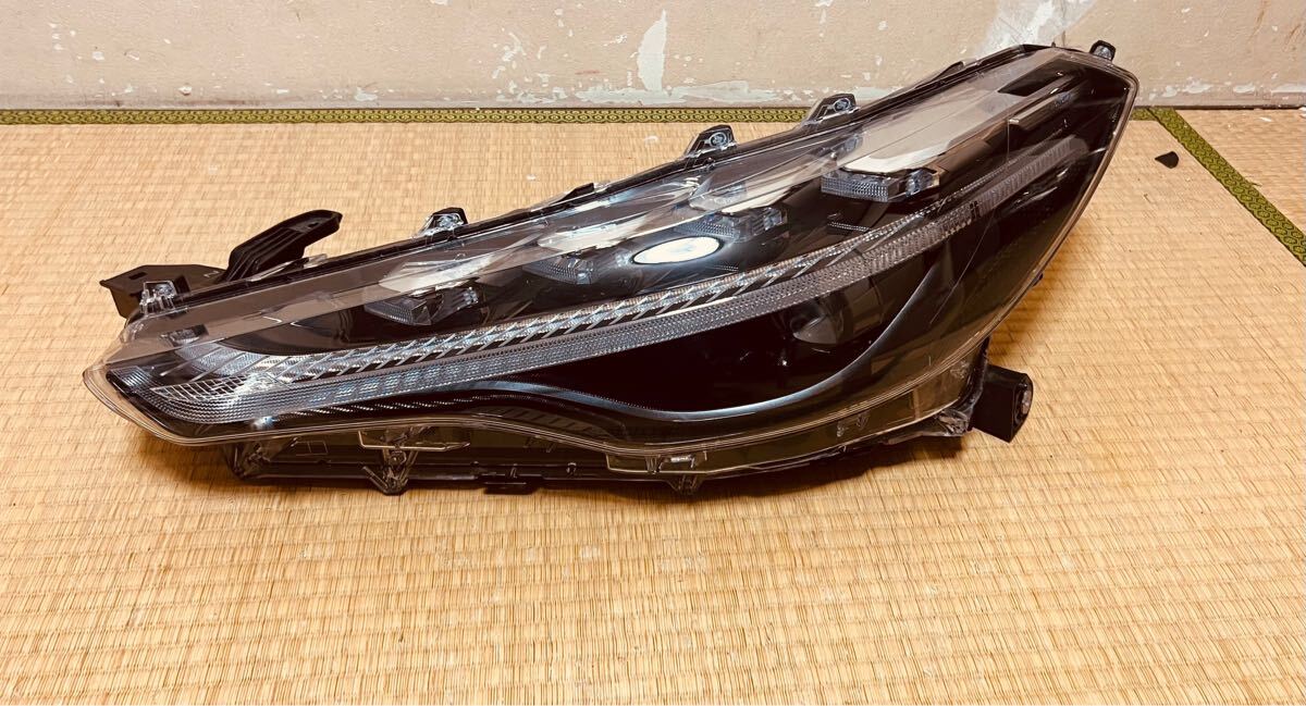 カローラクロス 左ヘッドライト HASCO16-177 ヘッドランプ 81170-16810 カローラクロス 左ヘッドライト拍卖