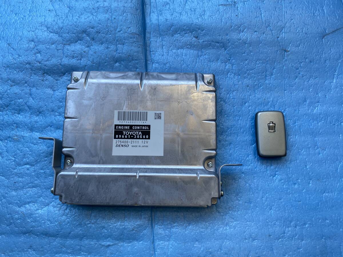 GRS200 クラウン エンジンコンピューター ECU 2412-2355拍卖