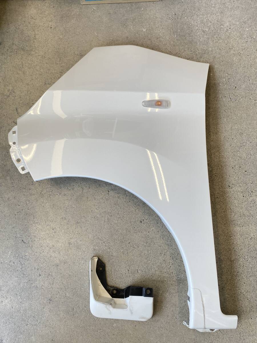 B21A デイズルークス 左フェンダー W13 2412-2331拍卖