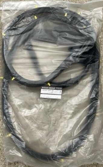 新品 純正品 NISSAN 日産 ウェザーストリップ ボディ側 運転席側 シルビア S15拍卖