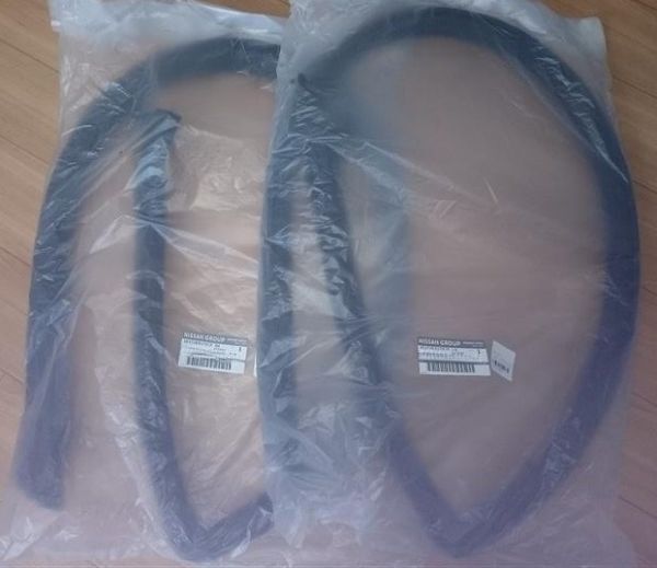新品 純正品 NISSAN 日産 ウェザーストリップ ボディ側 左右セット スカイライン R32拍卖