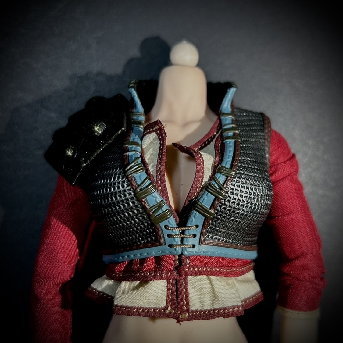 【売り切り/値上げ予定】NINE CRAFTSMEN製 1/6 スケール 模型 女性 フィギュア用 部品 女剣士 騎士 鎧 チェインメイル 肩当て (未使用拍卖