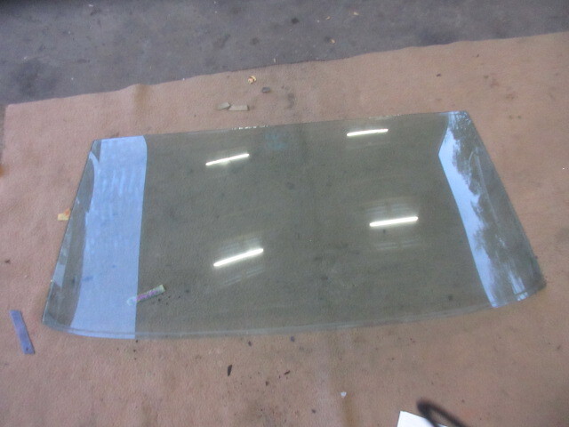 ★⑥R6G8823 P510 ブルーバード 純正フロントガラス 旧車 修理やストック等に拍卖