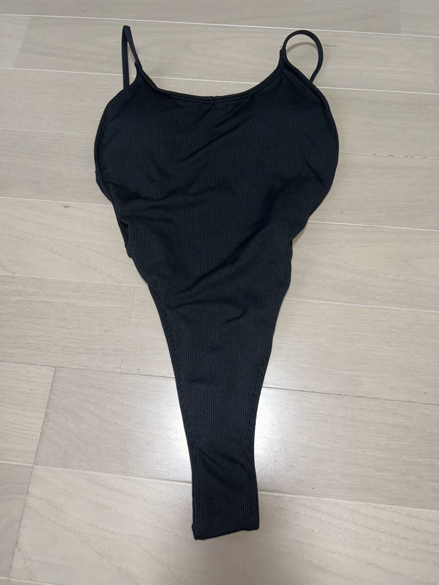 切れ込んでます!超ハイレグワンピース水着!!【送料無料】拍卖