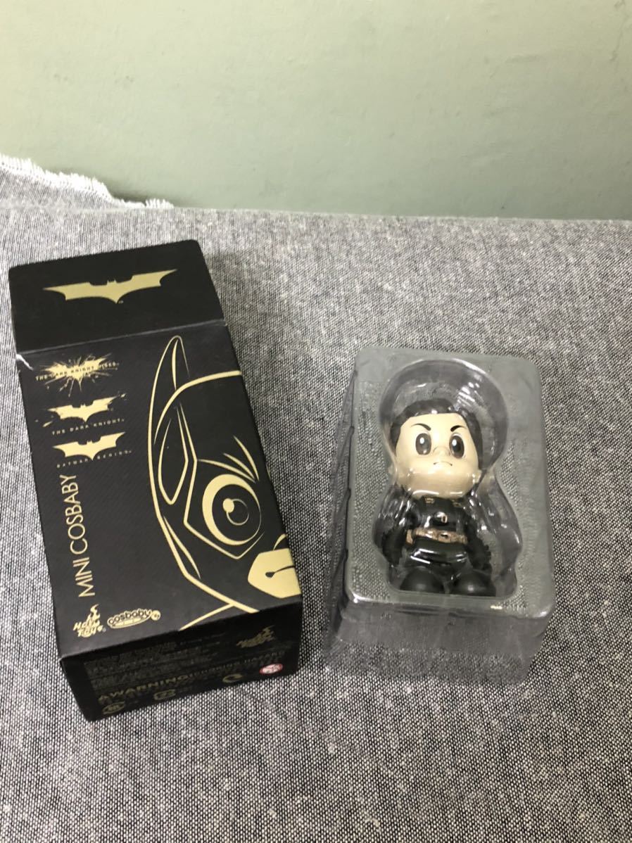 ミニコスベイビー フィギュア ウェイン バットスーツ版 バッドマンビギンズ拍卖