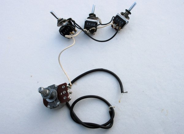 Greco グレコ 3連ミニスイッチ×3&電装パーツ ON-OFF-ON 1V トーンなし 86年製Greco JJ-R1拍卖