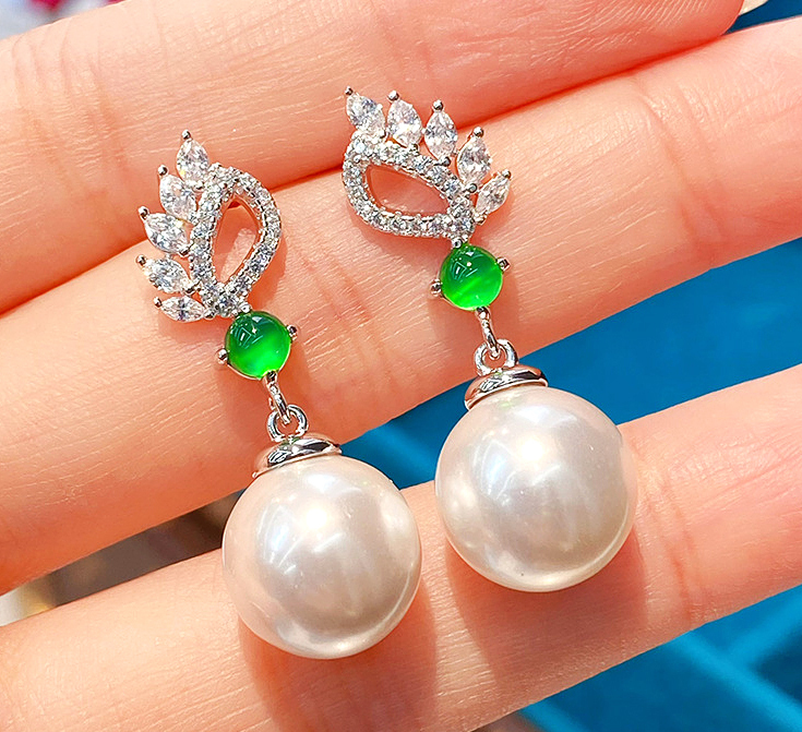 N2501395◆Bigstone◆【魅力的な色合い】キラキラの光沢*ファッション感覚*大存在感なピアス拍卖