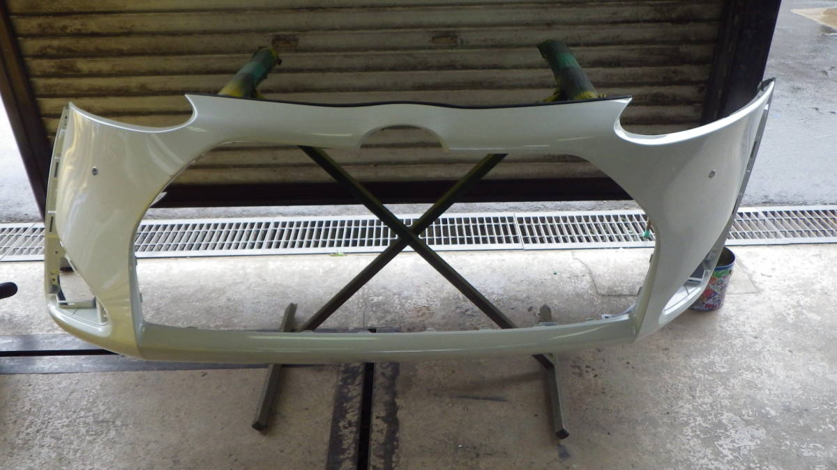 シエンタ 170系 後期 フロントバンパー パールホワイト拍卖