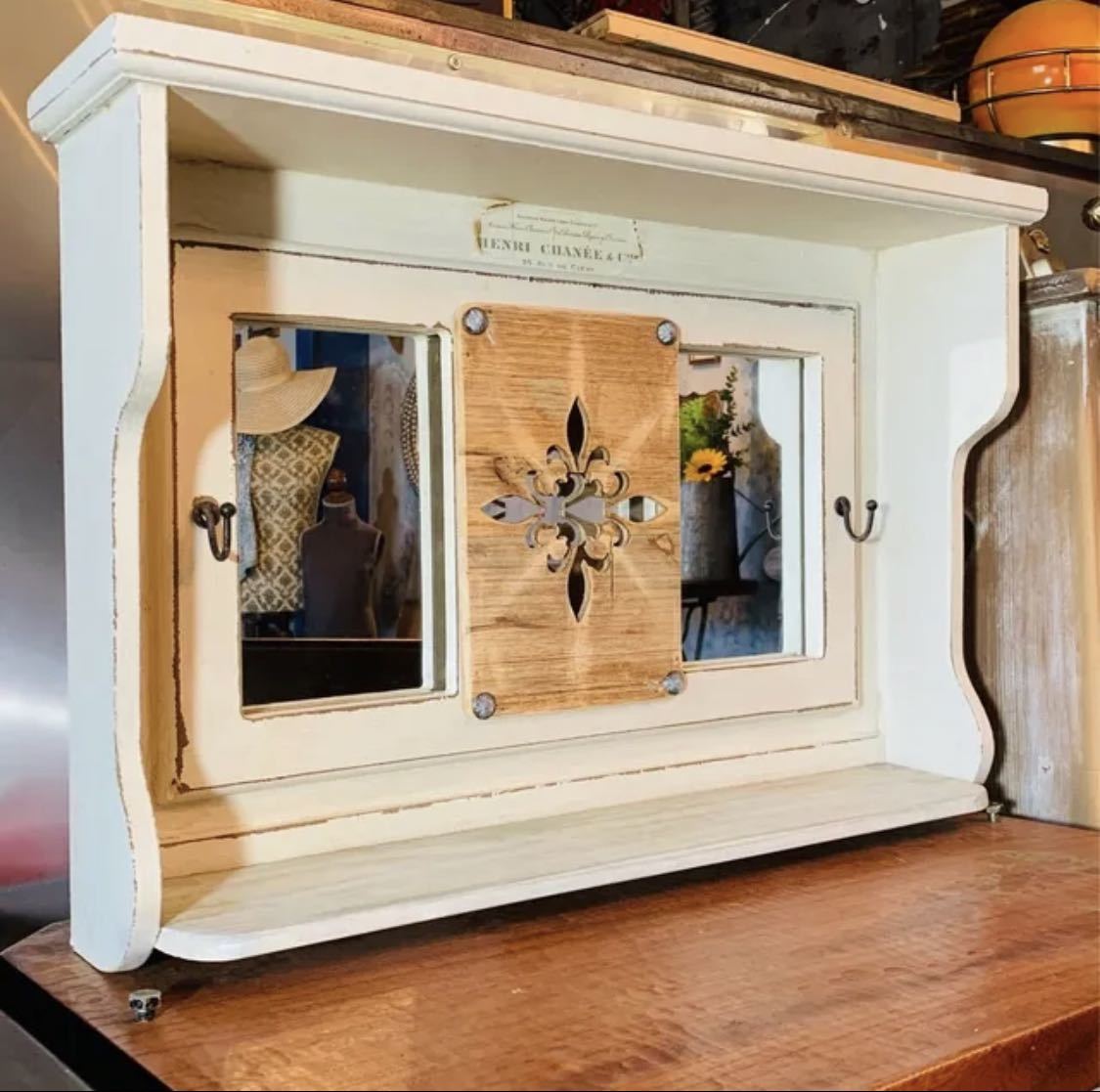 フレンチアンティーク style 飾り棚 ウォールミラー&フック #飾り棚 #フレンチ #アンティーク #ミラー #フック #壁掛け 拍卖