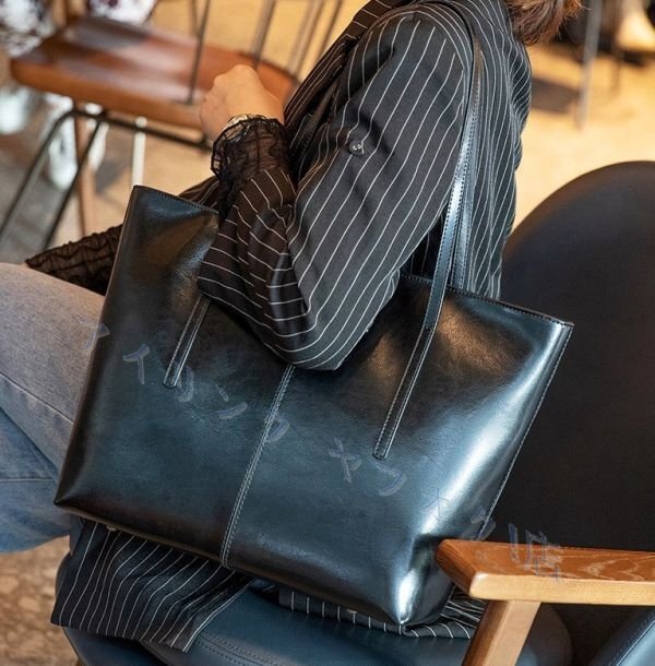 ☆新品本牛革 トートバッグ メンズ 本革 ユニセックス レディース A4 通勤バッグ 弁当 収納 通勤通学 レザー 大容量 革バ 黒拍卖