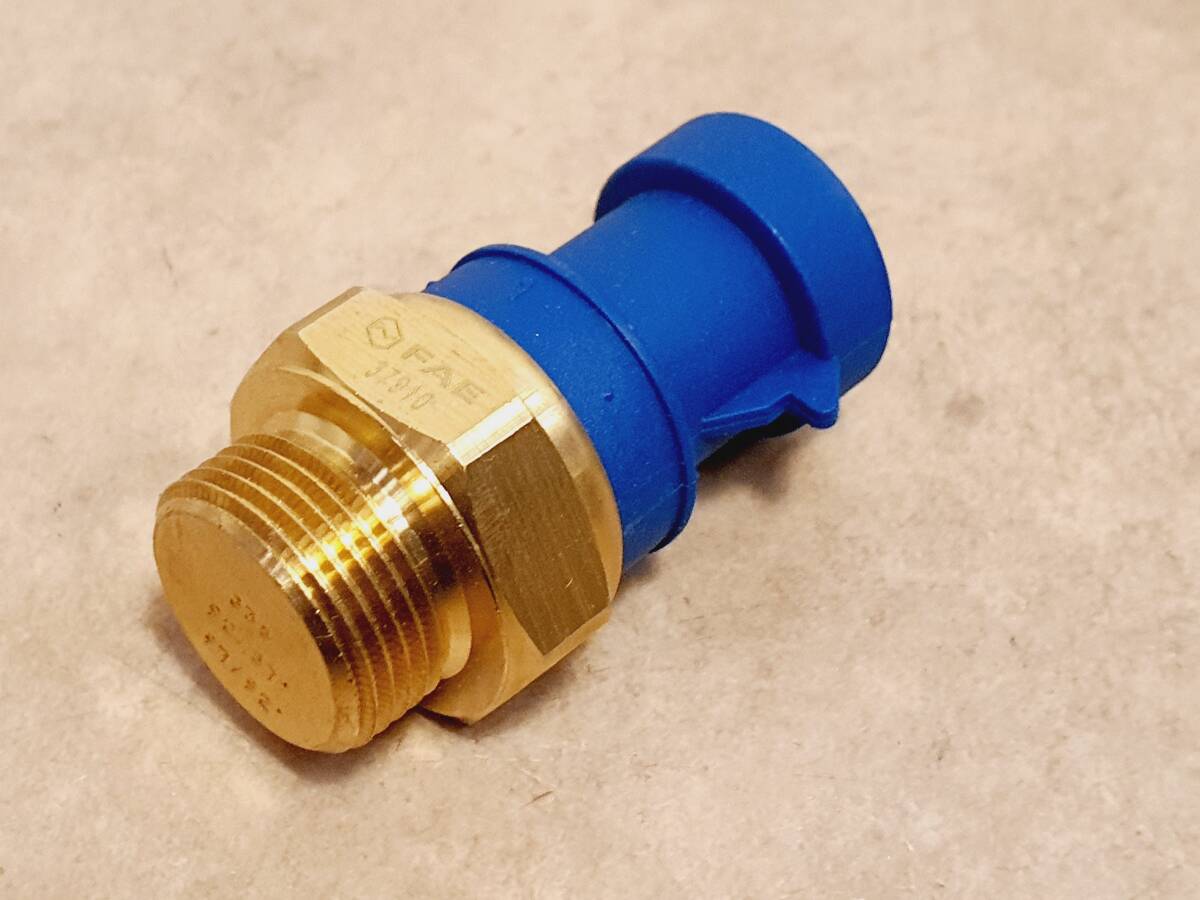 アルファロメオ・145/145/167/GTV/スパイダー ラジエターファンスイッチセット拍卖