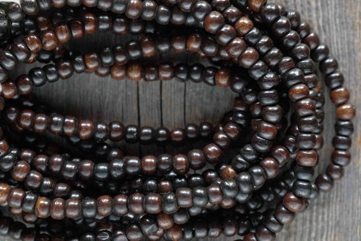 *Buffalo born beads拍卖