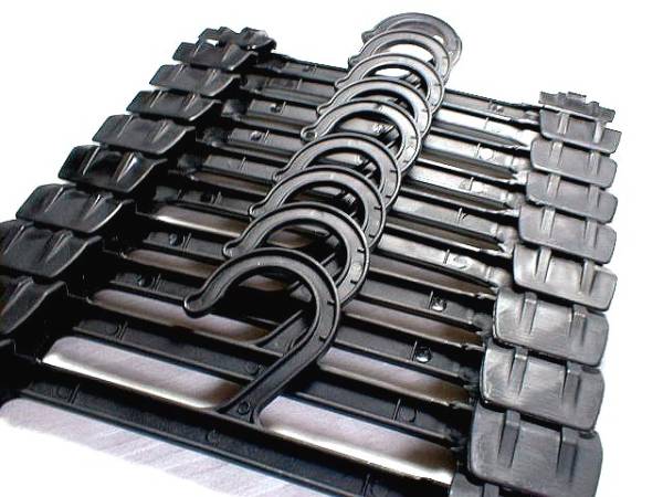 業務用 ボトム スカート ワンタッチ ハンガー 黒 24cm 幅 22本組 収納 便利 洗濯 洋服 衣類 パンツ ズボン スパッツ スラックス 送料無料拍卖