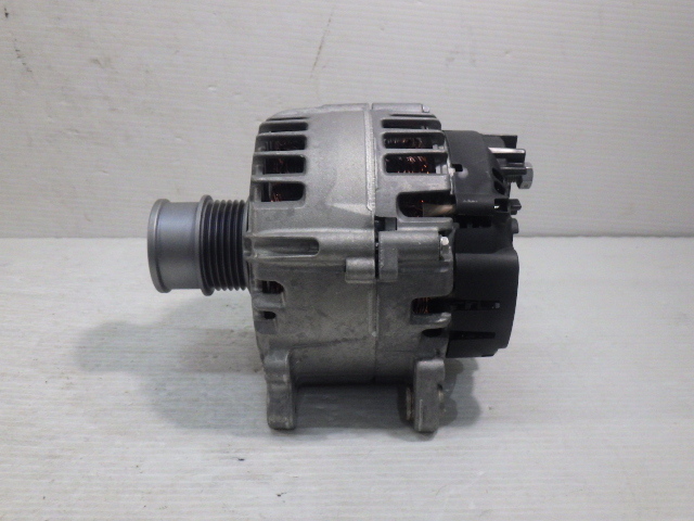 【Y0221】 美品 アウディQ2 AudiQ2 30TFSI sport ABA-GACHZ 2019年4月 オルタネーター 04C 903 021 A 即決拍卖