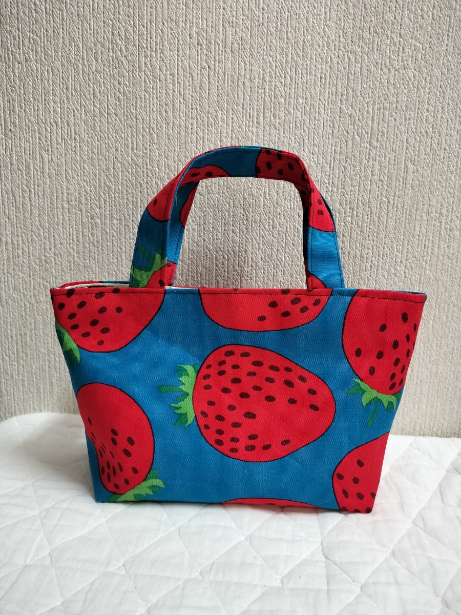手作りトートバッグ ハンドメイド トートバッグ ランチバッグ ミニバッグ サブバッグ 大きないちご柄拍卖