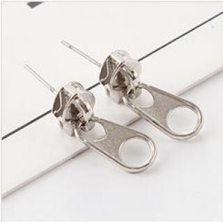 087 おもしろ おしゃれ ☆ ジッパー ヘッドピアス シルバー拍卖
