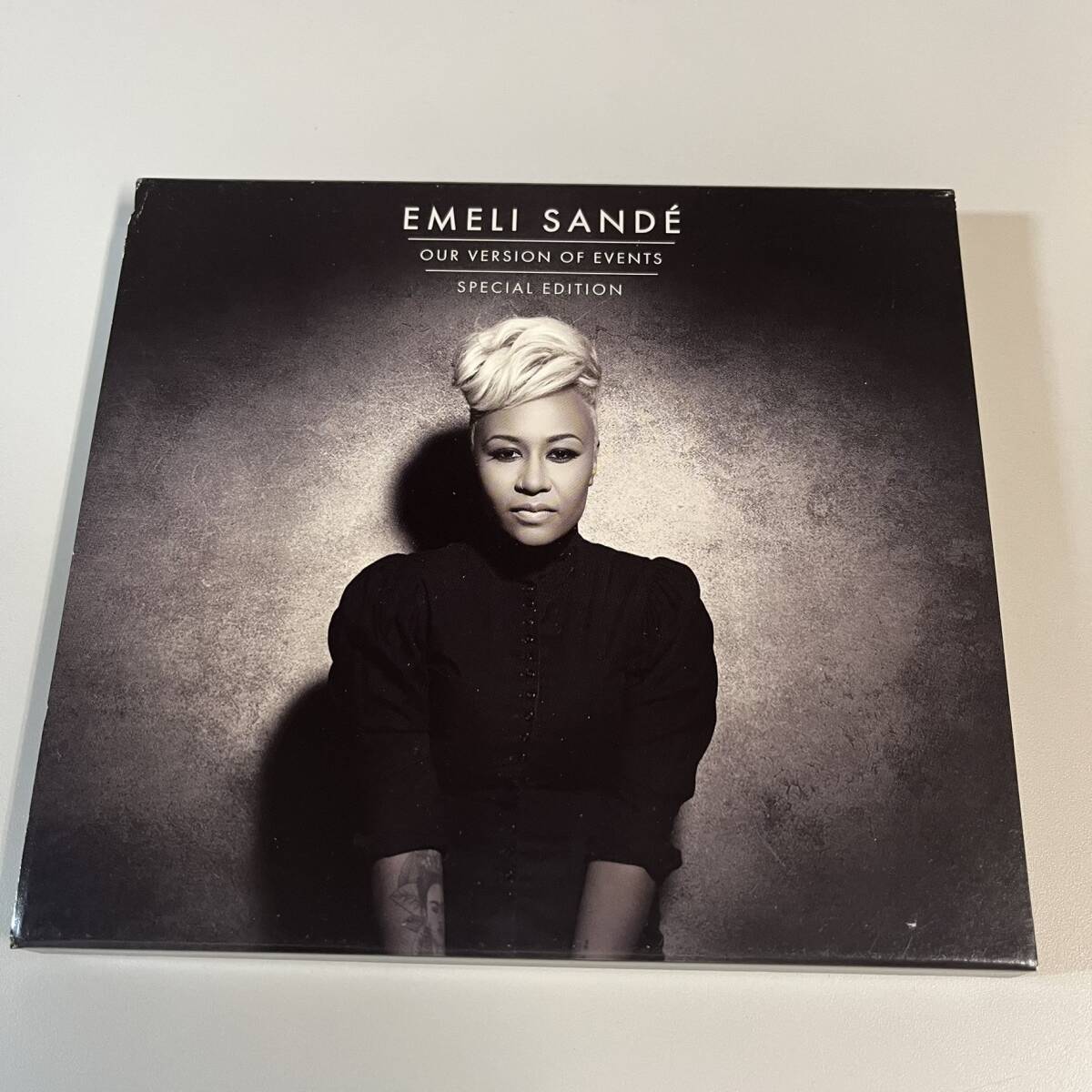 C0522 EMELI SANDE / OUR VERSION OF EVENTS 拍卖