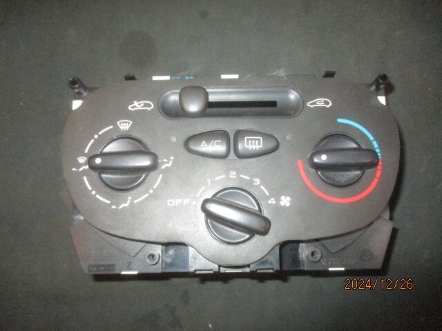 ■プジョー 206 XS エアコンスイッチ 中古 85858 部品取あり クライメートコントロールユニット デフロスター A/C 内気循環 ヒーター■拍卖