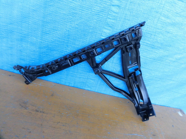 AG654 ベンツ W213 Eクラス リアバンパーブラケット 左 A2138854102拍卖