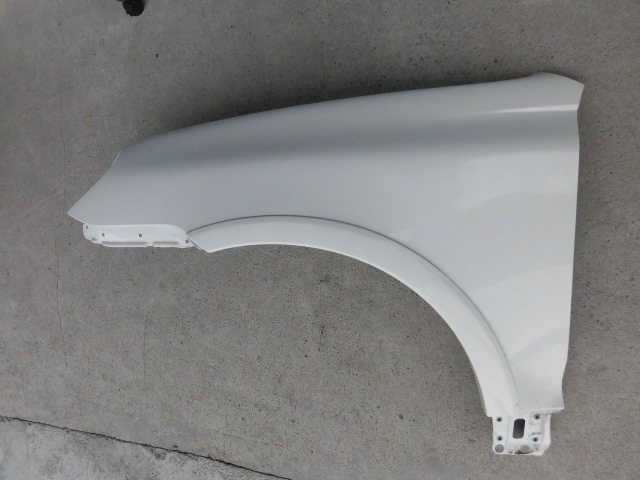 AG746 ポルシェ カイエン フェンダー 左 白 7L5拍卖