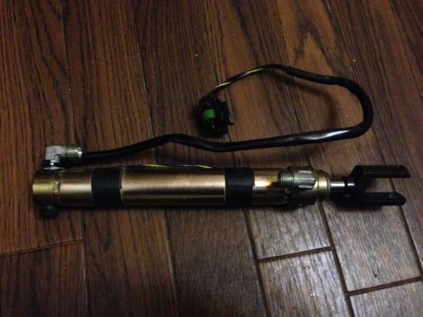 フェラーリ ベントレー アストンマーチン ポルシェ BMW-Z4 プジョー 206 等の幌作動 油圧シリンダー修理します拍卖