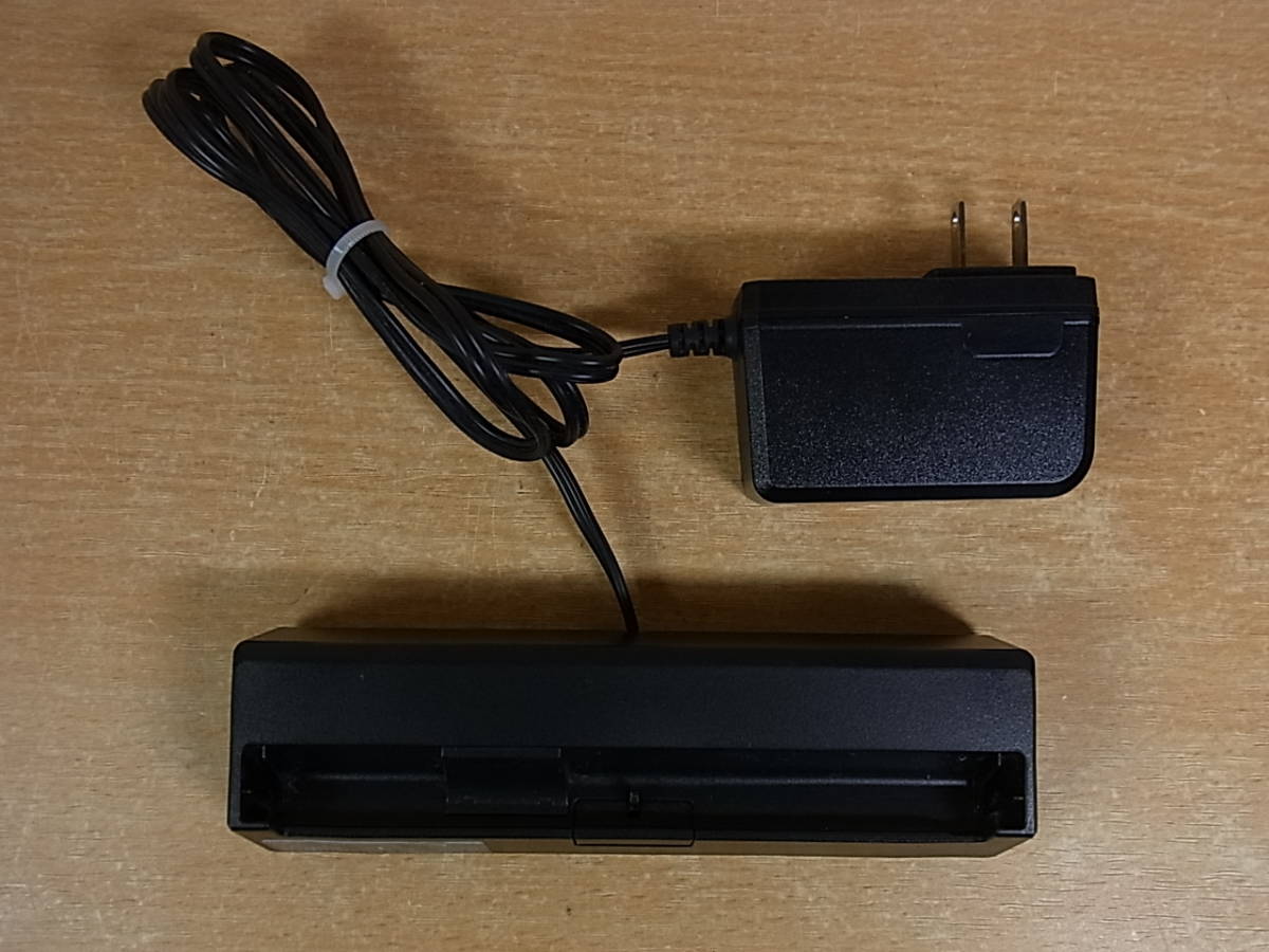 ◎E/188●au☆急速充電対応卓上ホルダー(ACアダプタ一体型)☆URBANO L03用☆5.0V 3.1A☆KYY23PUA☆動作OK拍卖