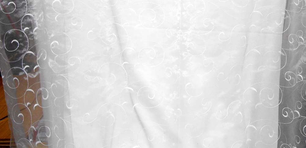 ツタがからまる模様のオーガンジー<1m>拍卖