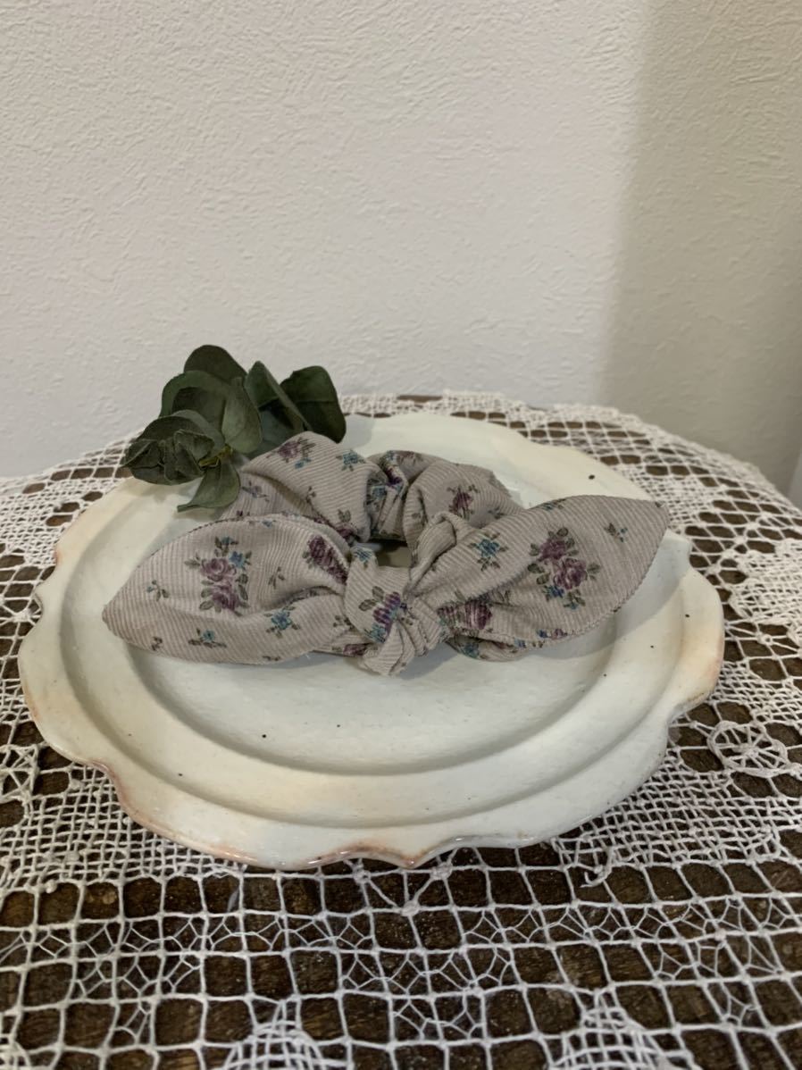 ハンドメイド リボンシュシュ シュシュ 花柄 コーデュロイ ベージュ拍卖