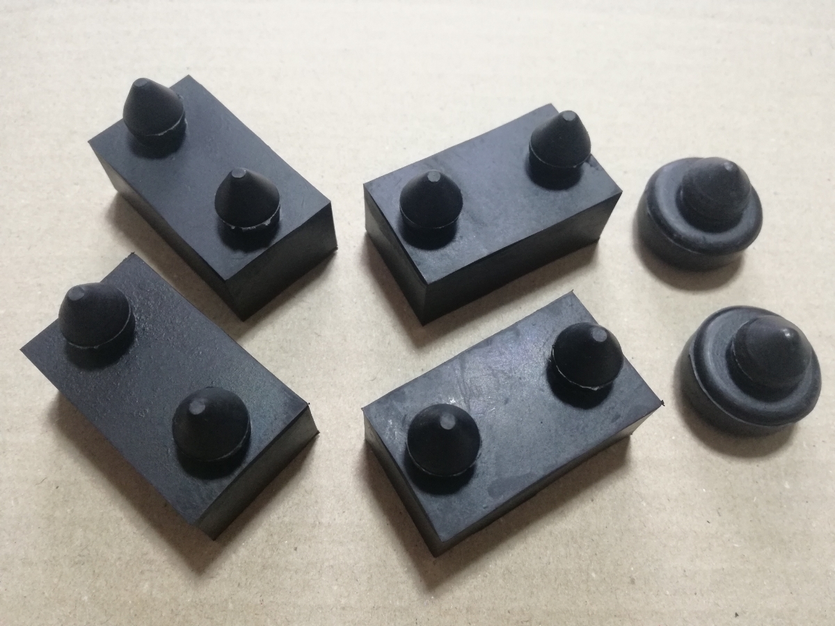 ペイペイGT380用 シート裏 ゴム クッシヨンゴム SUZUKI 純正拍卖