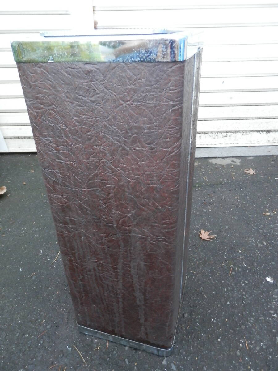 昭和レトロ フェイクレザー/合皮張り スタンド灰皿 レトロ灰皿 置き型灰皿(3) カフェ 喫茶店 工業系 ガレージ 車庫 *1124拍卖