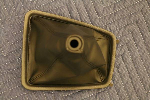 BNR32 スカイラインGT-R センターコンソールブーツ(中期-後期用) 日産純正 新品未使用 N32-110拍卖