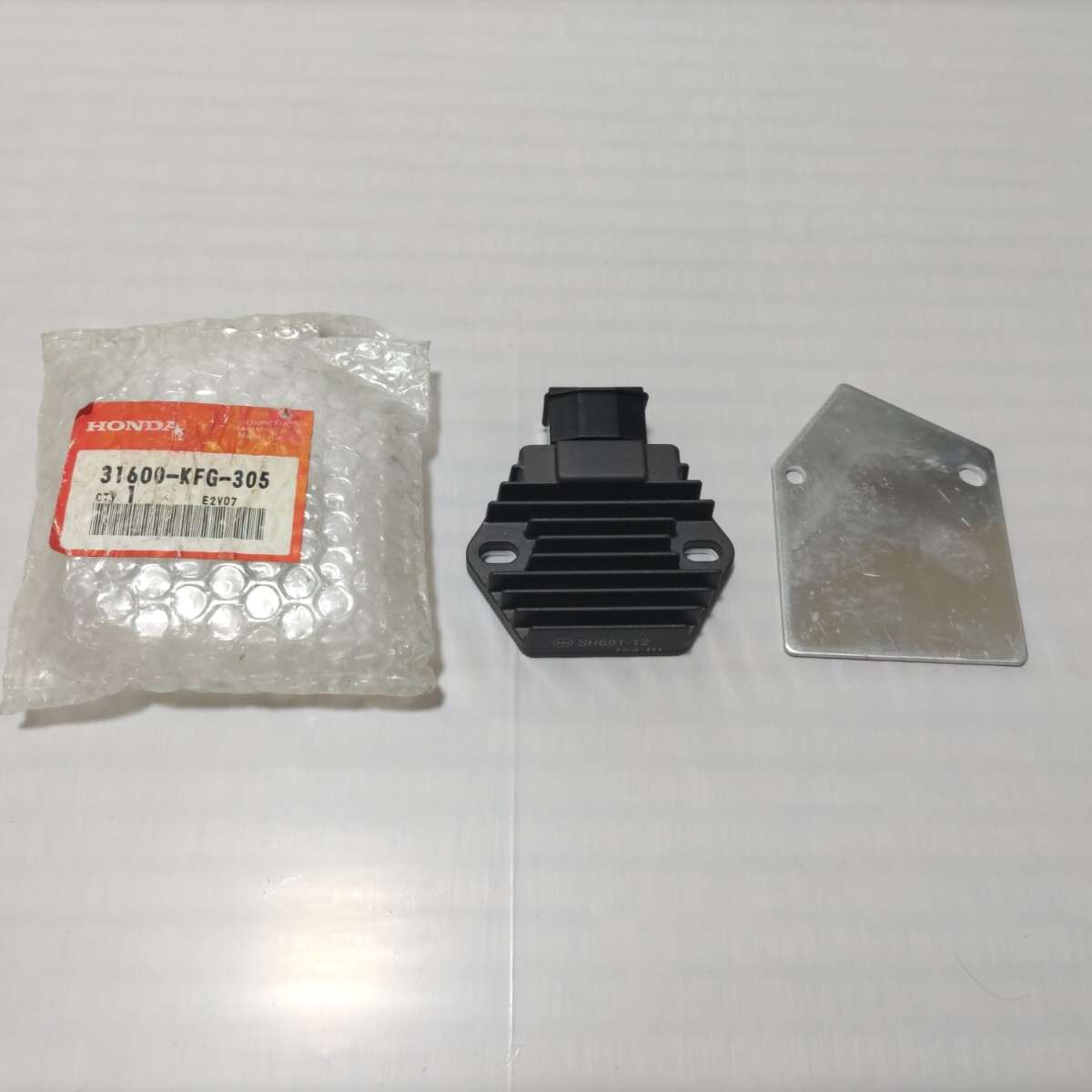 横浜発 フォーサイト レギュレター ホンダ 純正 バイク 部品 MF04 レギュレーター レクチファイアー 未使用 廃番 絶版 製造中止 新品 レア2拍卖