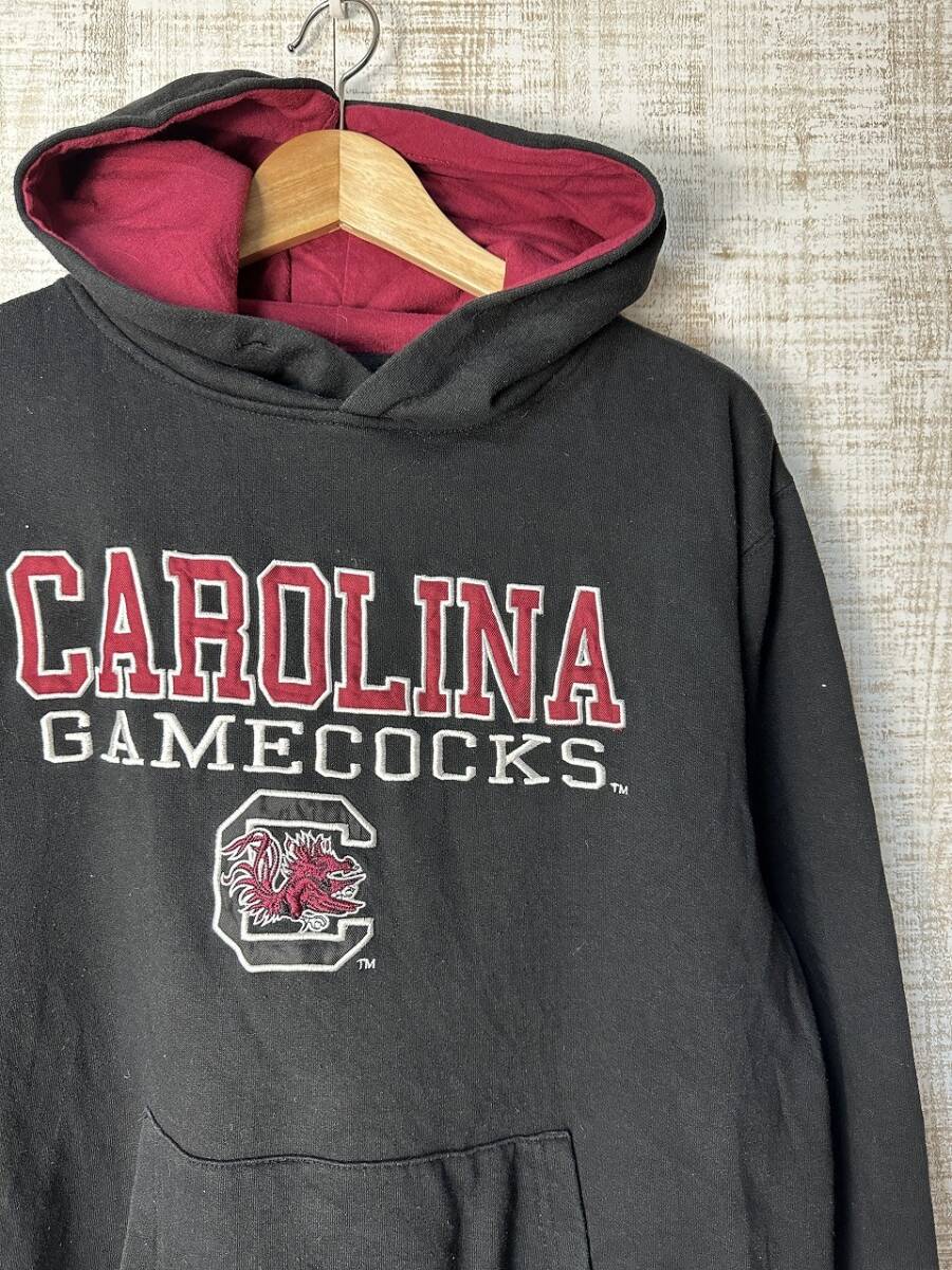 ☆US古着 フットボール チーム スウェット カレッジ カロライナゲームコックス 刺繍 フード パーカー ブラック黒【Lくらい】裏起毛◆4841◆拍卖
