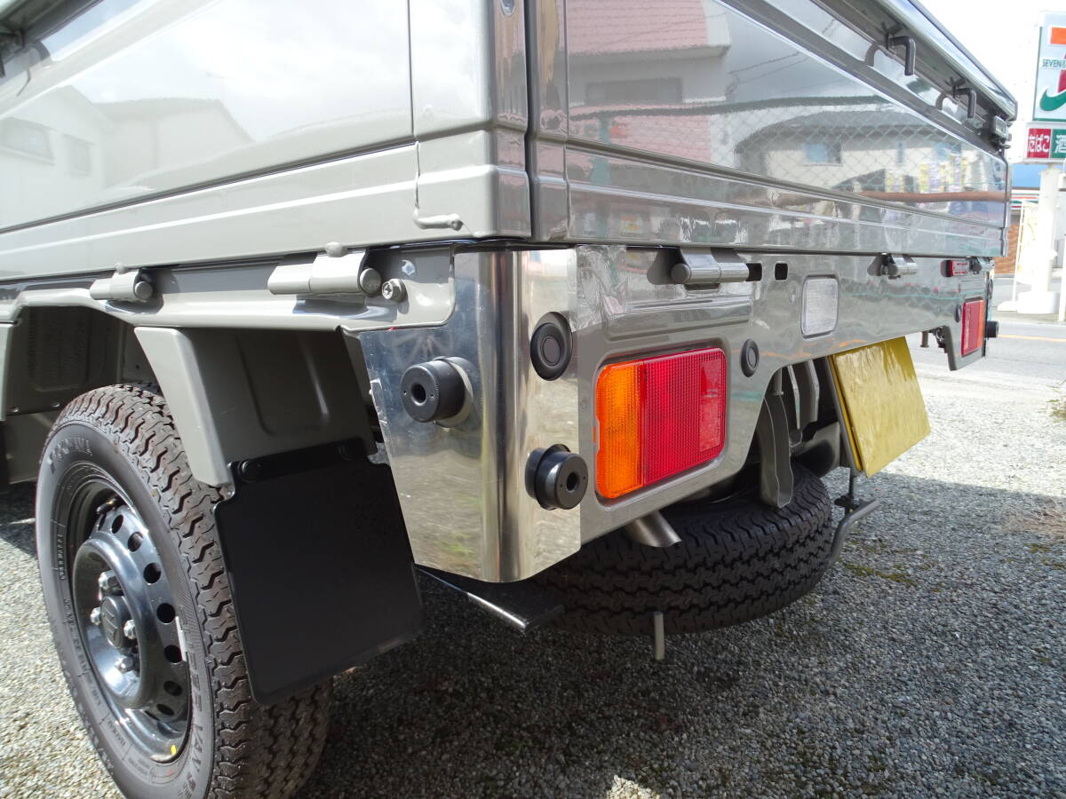 スズキキャリィトラック 標準 スーパーキャリィ DA16T 専用 リアコーナーガード 表面 フラット ステンレス オプションバックソナー付き車用拍卖