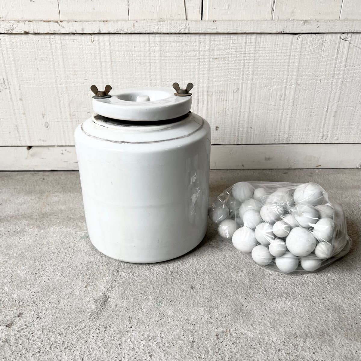 NO.12 小 高16×直径15.5cm 玉石つき 中古 ポットミル 釉薬 検: 陶芸 原料 攪拌 磁器 アルミナ 玉石拍卖