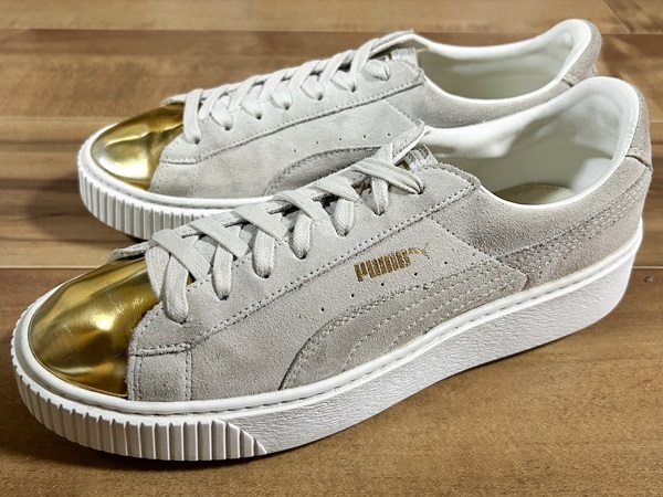 良品、レア! PUMAプーマ SUEDE PLATFORM スエード プラットフォーム オフホワイト/ゴールド 26.5cm 限定 コラボ 厚底 スウェード クライド拍卖