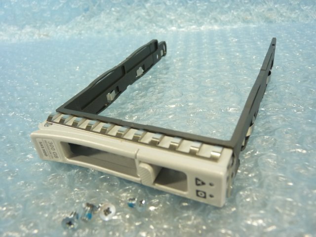 1QQM // Cisco UCS C240 M5SX BE7000H の ハードディスク(HDD)マウンタ 2.5インチ 用/74-113290-01/ラベル(300GB HD300G10K12N SAS)//在庫2拍卖