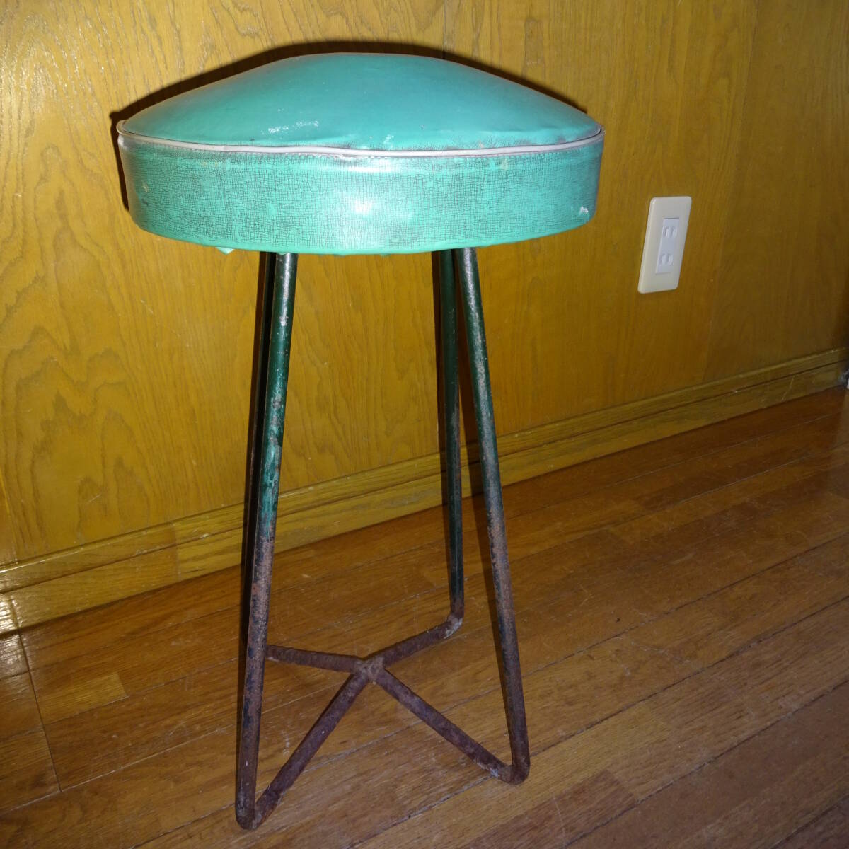 昭和レトロアイアン脚スツール ヴィンテージスツール(B) 鉄製脚丸スツール拍卖